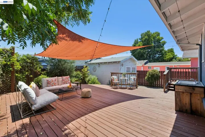 2724 Seminary Ave, Oakland, California 94605