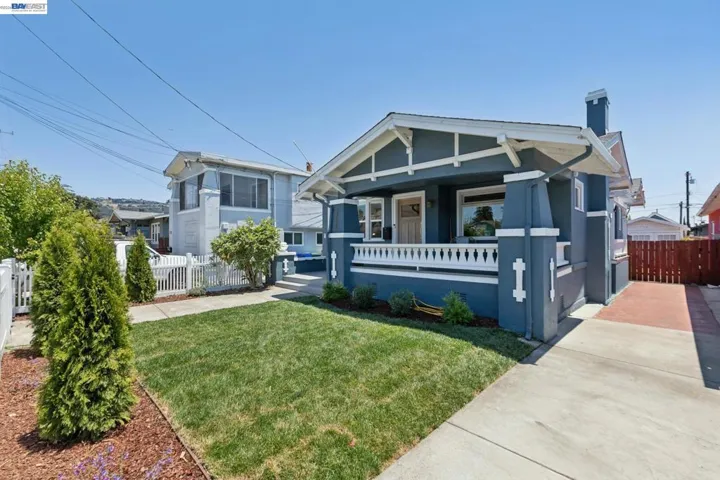 2724 Seminary Ave, Oakland, California 94605
