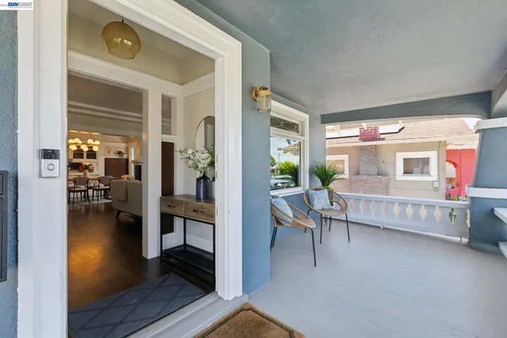 2724 Seminary Ave, Oakland, California 94605