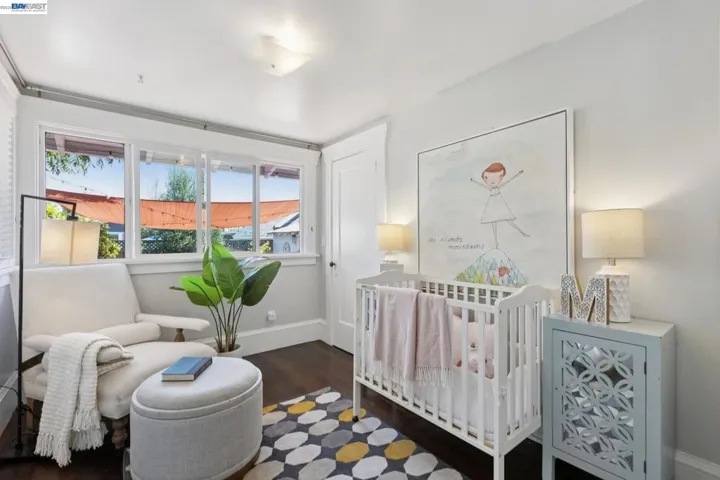 2724 Seminary Ave, Oakland, California 94605