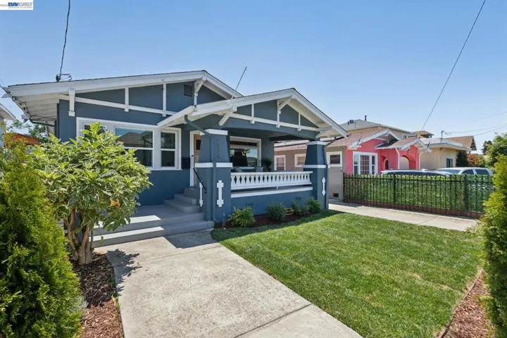 2724 Seminary Ave, Oakland, California 94605