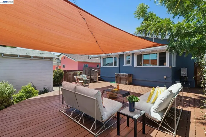 2724 Seminary Ave, Oakland, California 94605