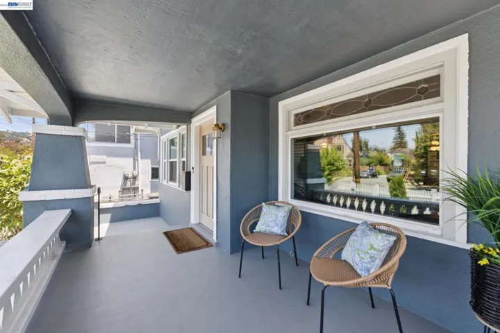 2724 Seminary Ave, Oakland, California 94605