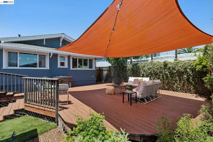 2724 Seminary Ave, Oakland, California 94605