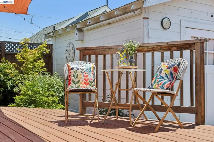 2724 Seminary Ave, Oakland, California 94605
