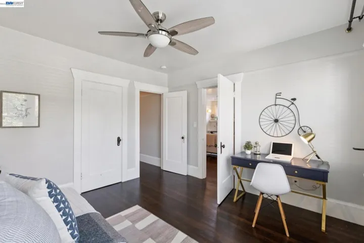 2724 Seminary Ave, Oakland, California 94605