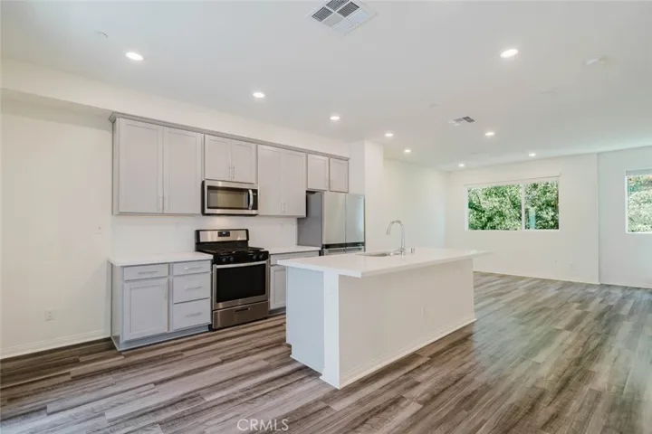 18450 W Calico Lane, Northridge, California 91325