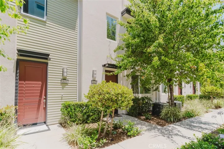 18450 W Calico Lane, Northridge, California 91325