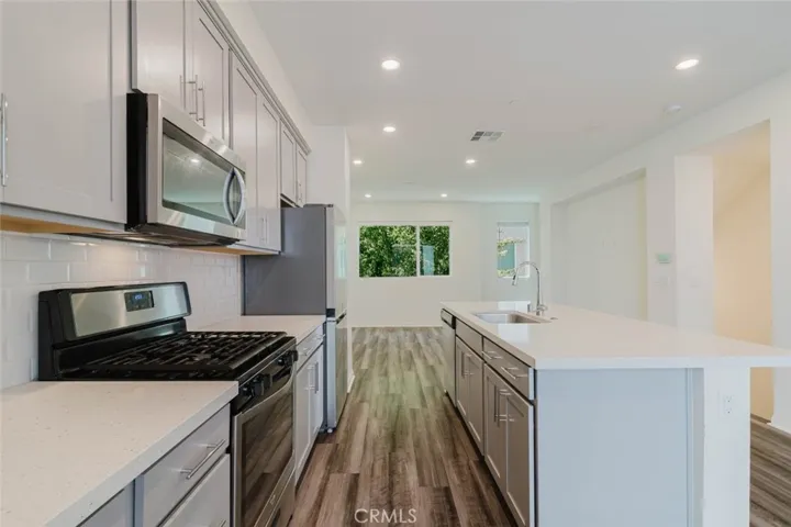 18450 W Calico Lane, Northridge, California 91325