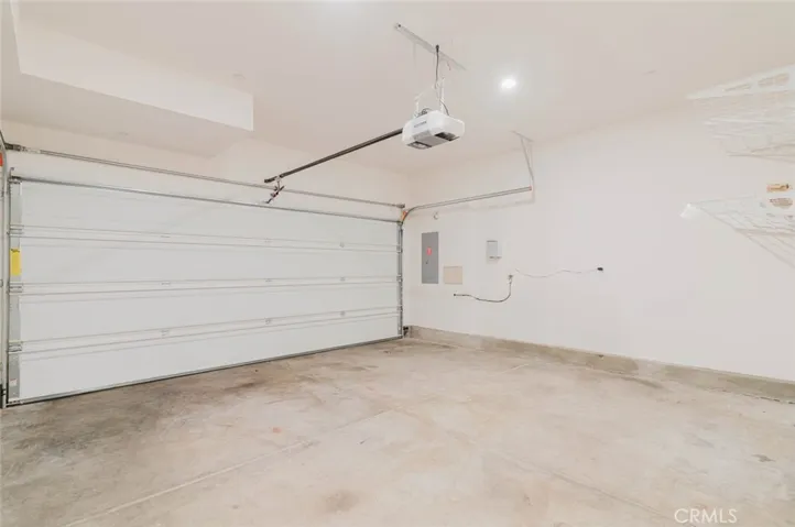 18450 W Calico Lane, Northridge, California 91325