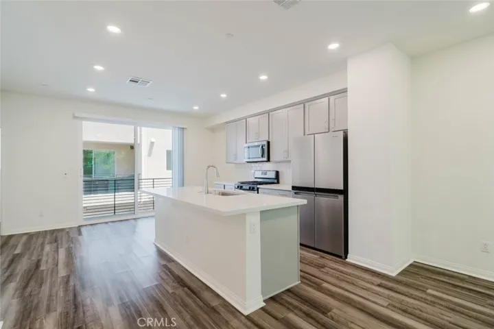 18450 W Calico Lane, Northridge, California 91325