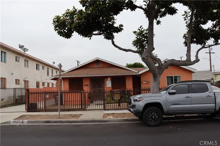 1025 W 103rd, Los Angeles, California 90044