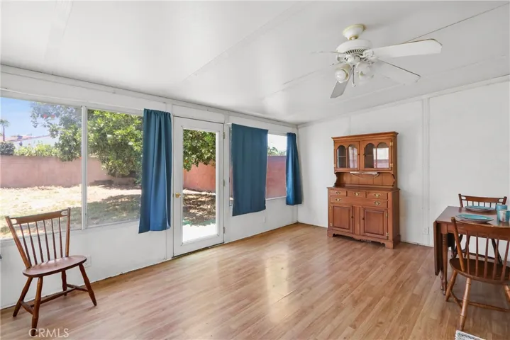 Light Filled Family Room /Covered Patio