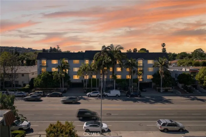 4441 Woodman Avenue 205, Sherman Oaks, California 91423