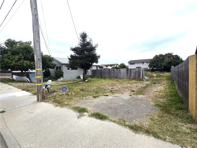 557 S 10th, Grover Beach, California 93433