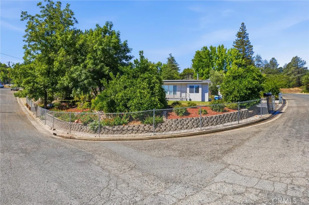 17 Southview Dr