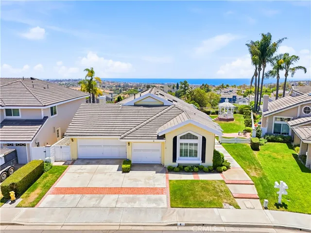 Welcome home! See the panoramic ocean view in back!