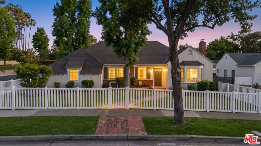 3330 Hermanos Street, Pasadena, California 91107