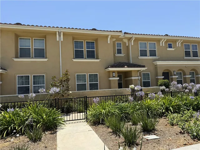 1690 Heywood C, Simi Valley, California 93065