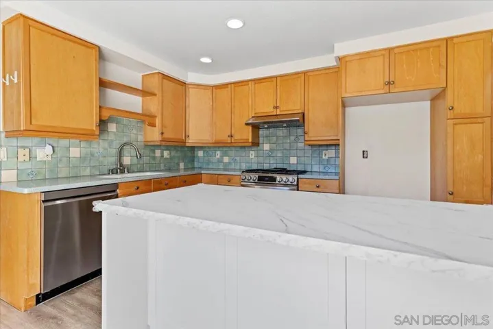 5006 Ducos 119, San Diego, California 92124