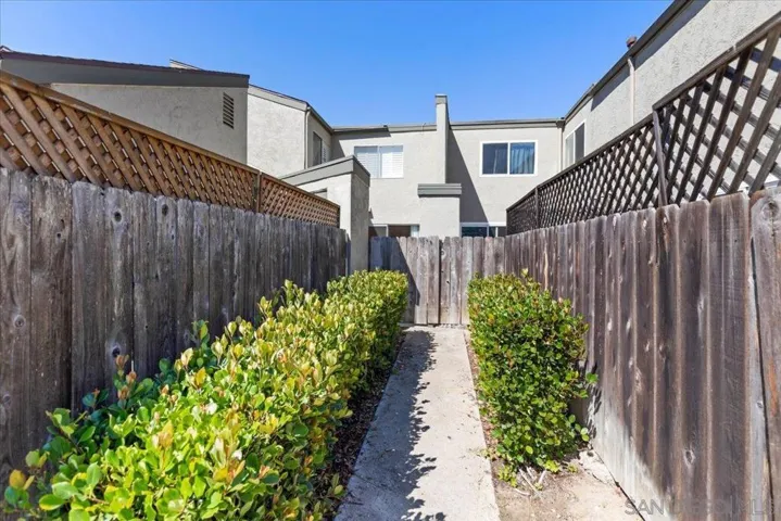 5006 Ducos 119, San Diego, California 92124
