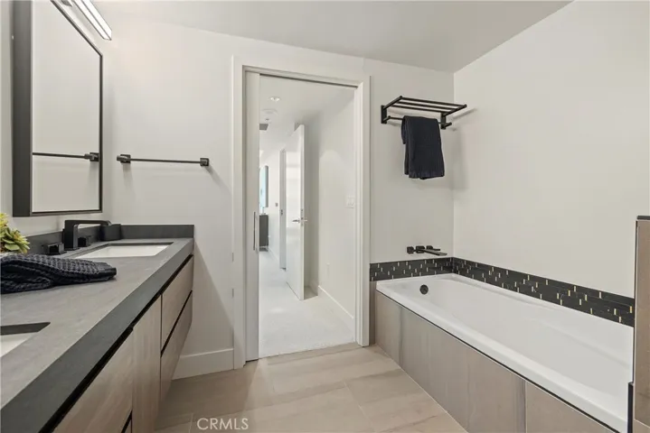 3141 Michelson 907e, Irvine, California 92612