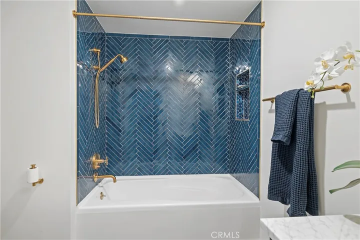 3141 Michelson 907e, Irvine, California 92612
