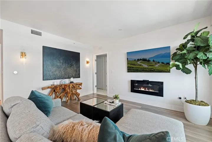 3141 Michelson 907e, Irvine, California 92612