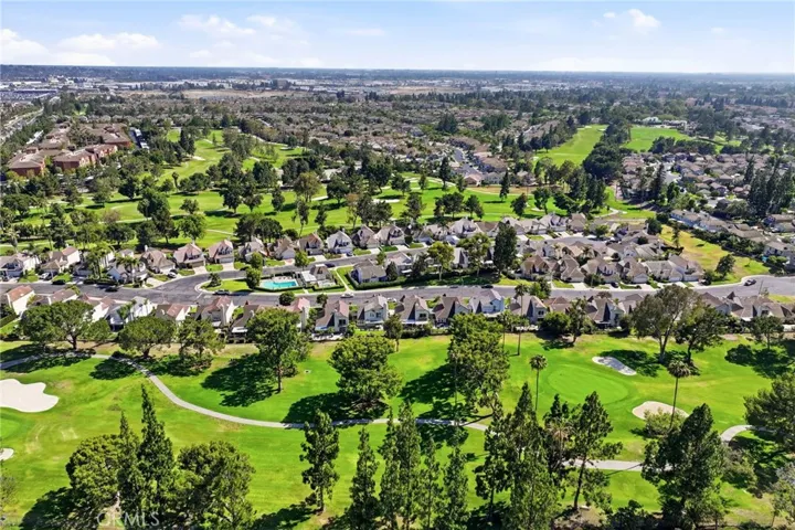 Walk across the street to Alta Vista golf course