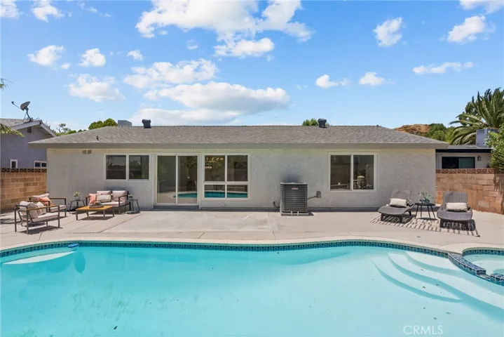 28116 Oaklar, Saugus, California 91350