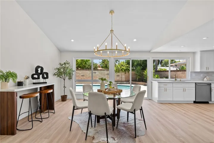 28116 Oaklar, Saugus, California 91350