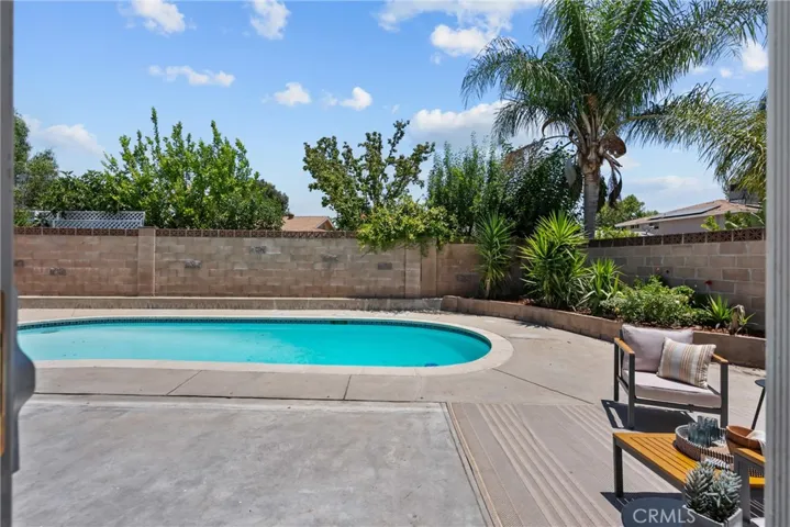 28116 Oaklar, Saugus, California 91350