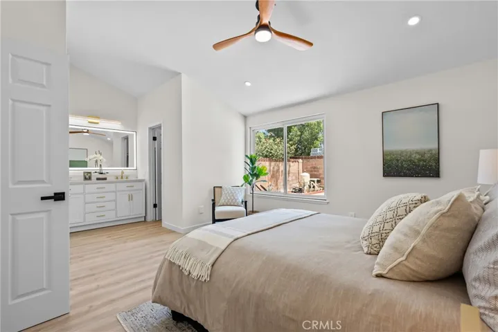 28116 Oaklar, Saugus, California 91350