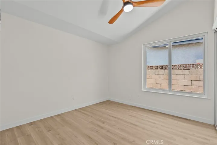 28116 Oaklar, Saugus, California 91350