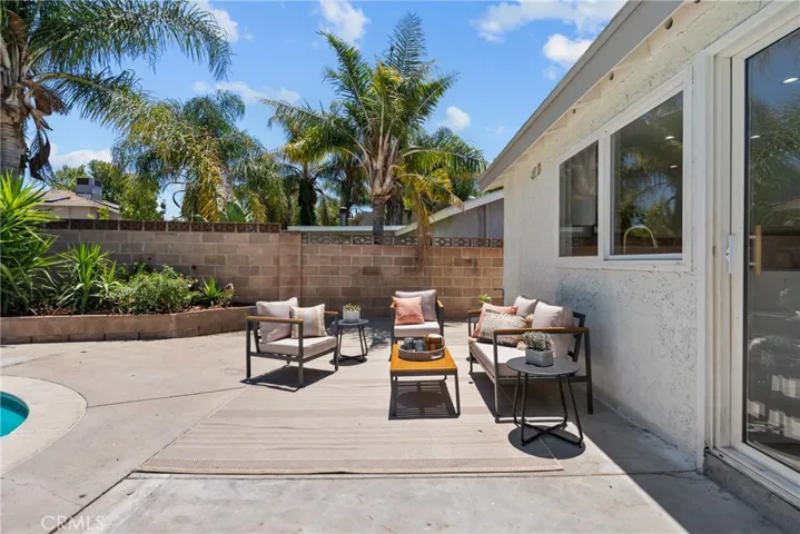 28116 Oaklar, Saugus, California 91350