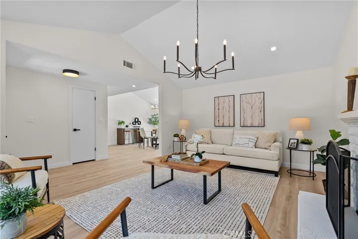28116 Oaklar, Saugus, California 91350