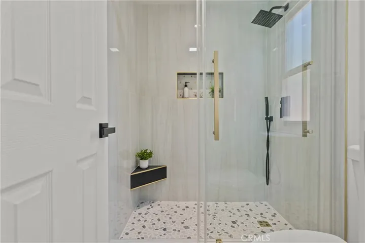 28116 Oaklar, Saugus, California 91350