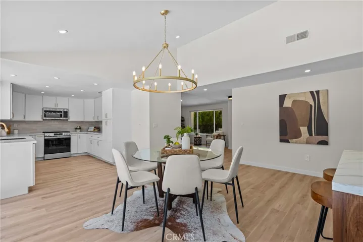 28116 Oaklar, Saugus, California 91350