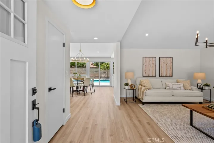 28116 Oaklar, Saugus, California 91350