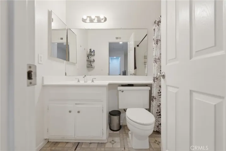 10015 Karmont Avenue, South Gate, California 90280