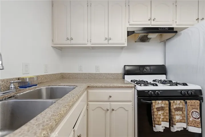 10015 Karmont Avenue, South Gate, California 90280