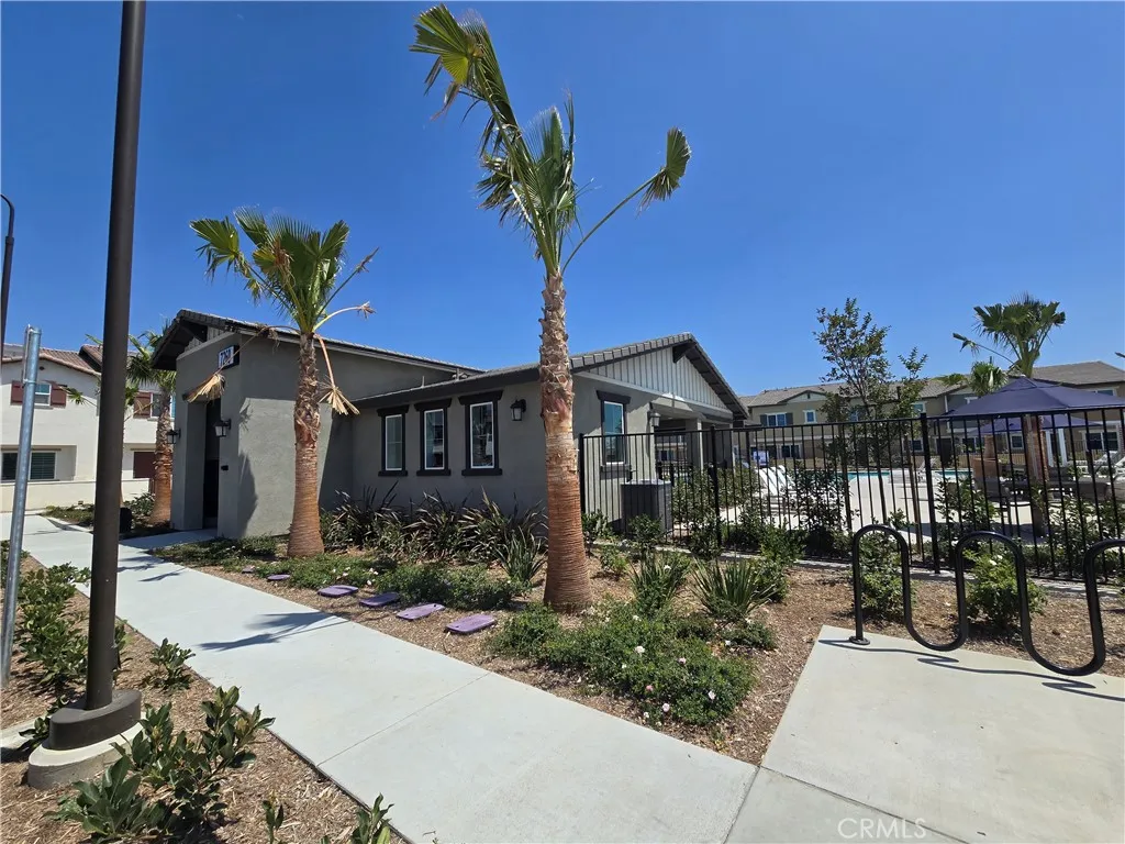 Community features gym, pool, spa, BBQ area!