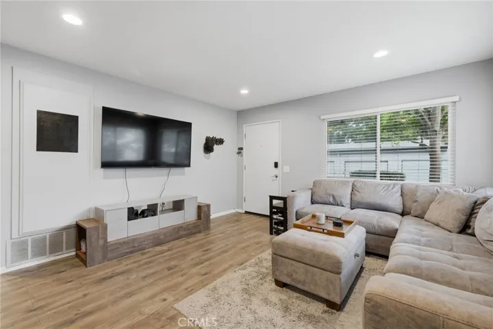 1346 E Hillcrest 40, Thousand Oaks, California 91362