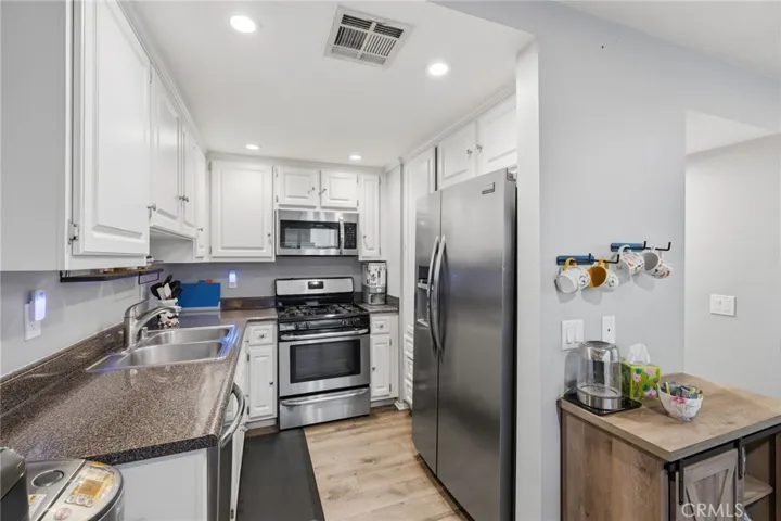 1346 E Hillcrest 40, Thousand Oaks, California 91362