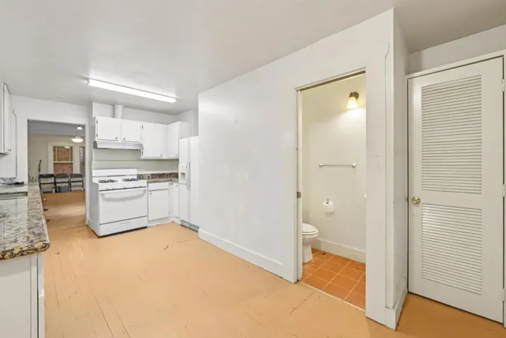 5826 Avenal Avenue, Oakland, California 94605