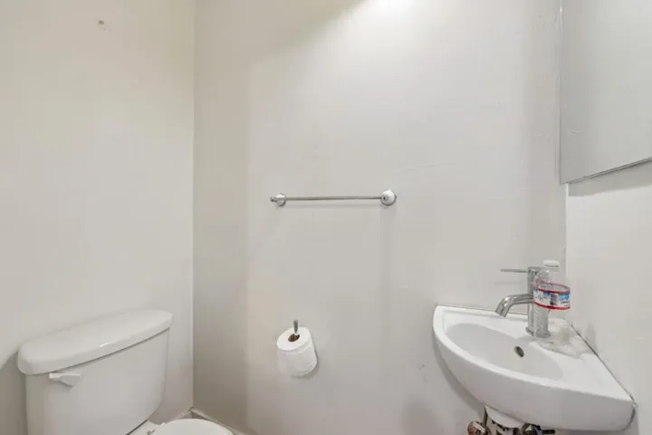 5826 Avenal Avenue, Oakland, California 94605