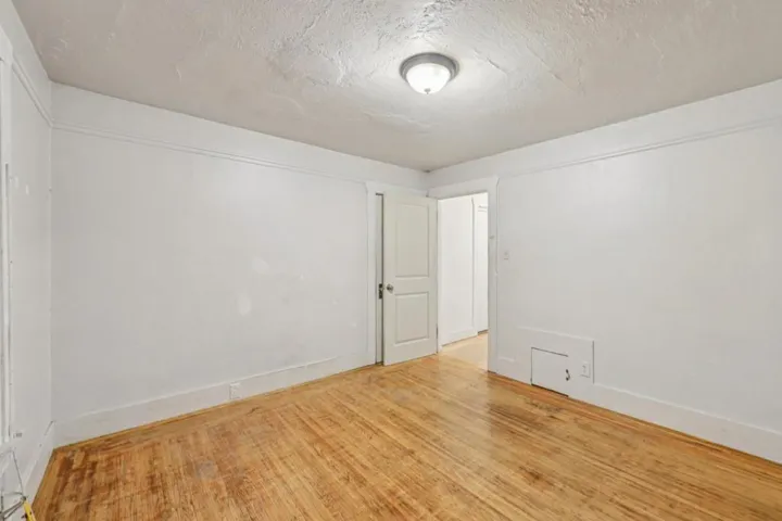 5826 Avenal Avenue, Oakland, California 94605