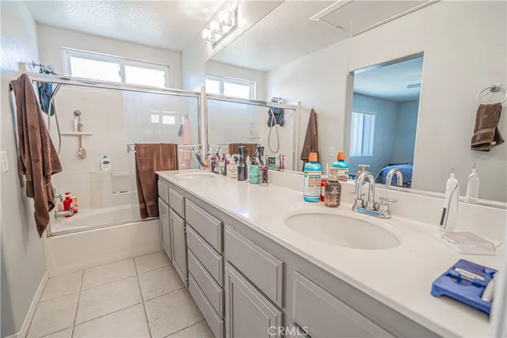 25708 Holiday Circle B, Stevenson Ranch, California 91381
