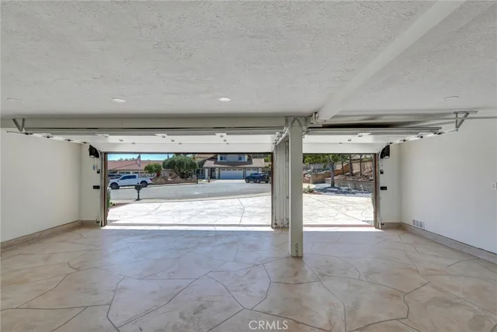 Garage Area