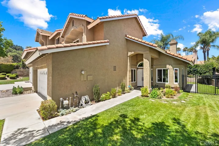 6041 E Queens Drive, Anaheim, California 92807